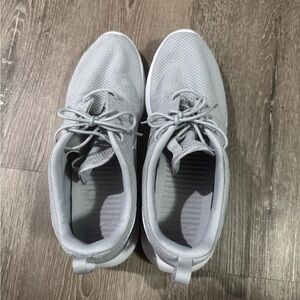 Nike Gray Athletic Sneakers - used once sz 10.5  nike roshe